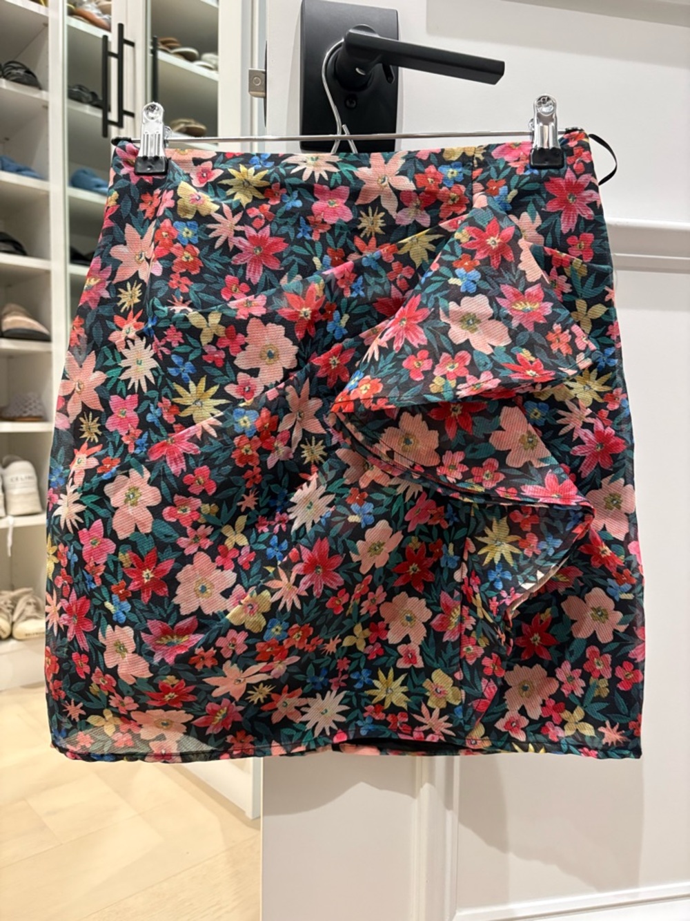 Women’s C/Med Collective floral skirt size small
